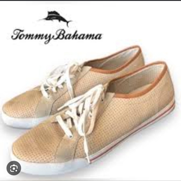 Tommy Bahama Other - Tommy Bahama Men’s Borneo lace up perforated leather sneakers Size 11 1/2 NWOB